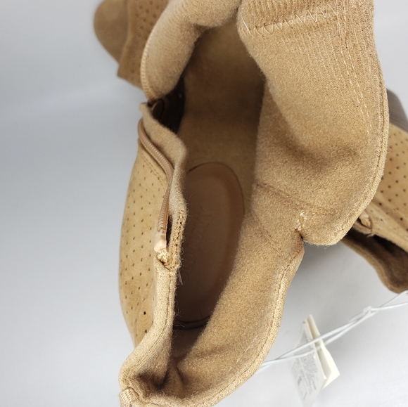 Old Navy Caramel Ultimate Peep Toe, Faux-suede, Perforated Booties. WMS 9M - Picture 11 of 12